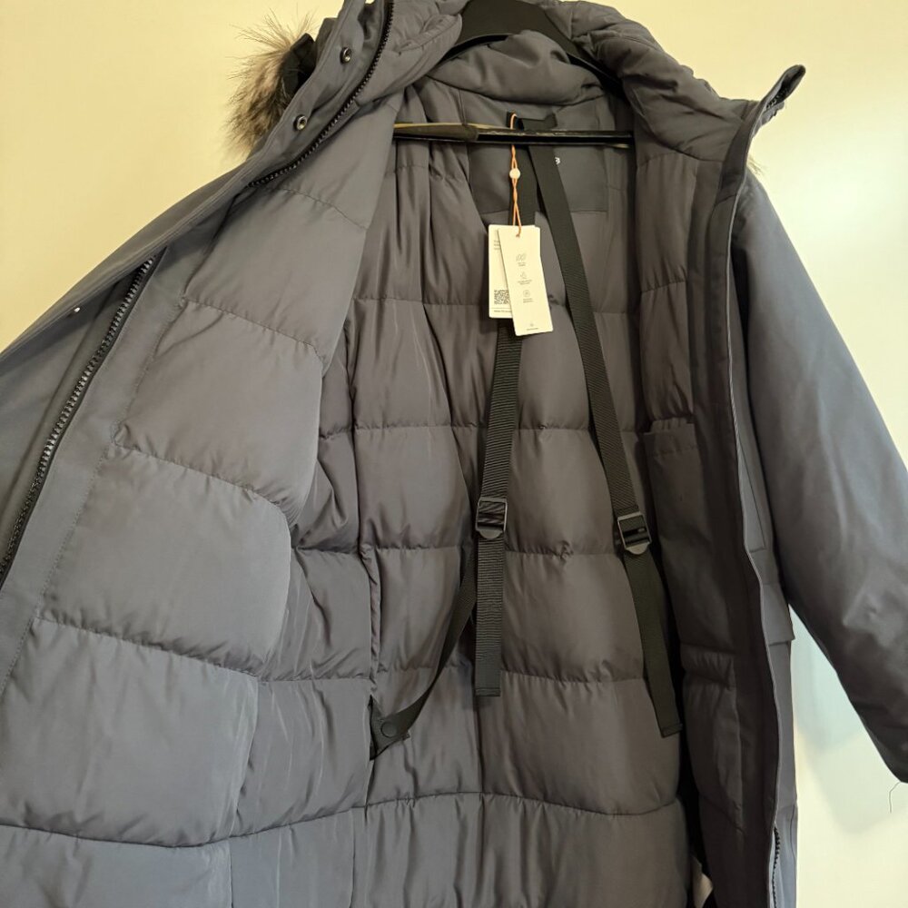 Quince Responsible Down Hooded Long Parka (Women / XL / Carbon Grey) - Picture 7 of 12
